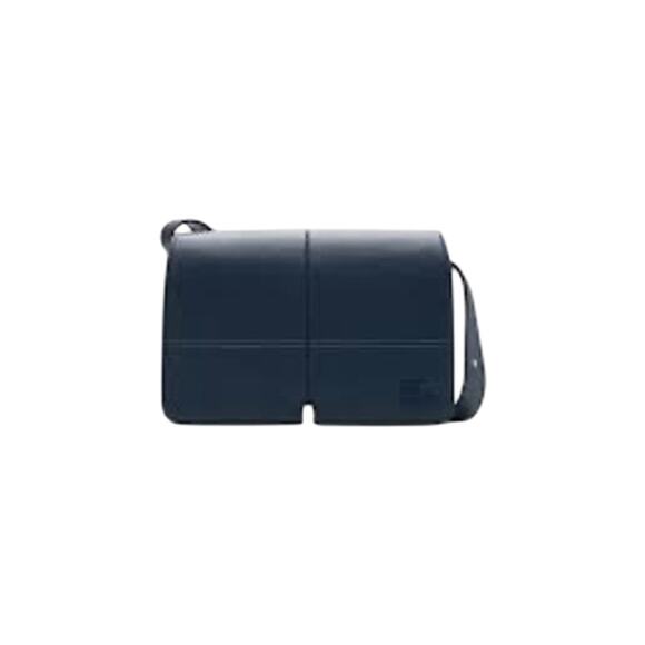 Burberry NWT Snip Shoulder Bag in Lake Blue - Picture 1 of 15